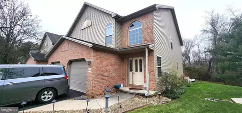 226 W Locust St, Enola, PA 17025