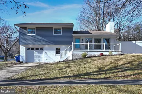 6 Clemson Dr, Camp Hill, PA 17011