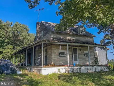 40 Chestnut Grove Rd, Shippensburg, PA 17257