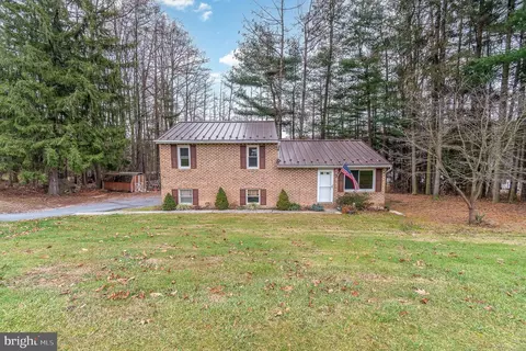 11 Piney Ct, Gardners, PA 17324