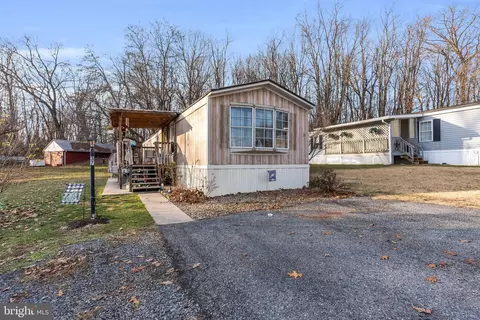 37 Thompson Creek Dr, Shippensburg, PA 17257
