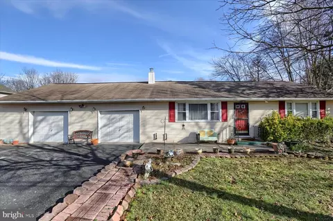 110 Pepper Ave, Enola, PA 17025