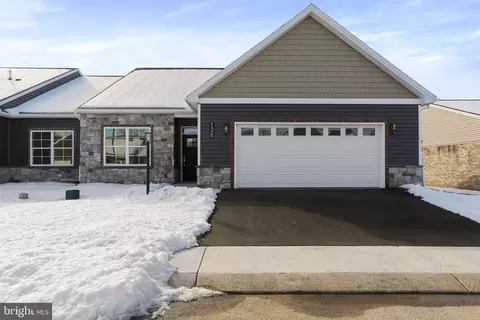 136 Blackbird Ln, Shippensburg, PA 17257
