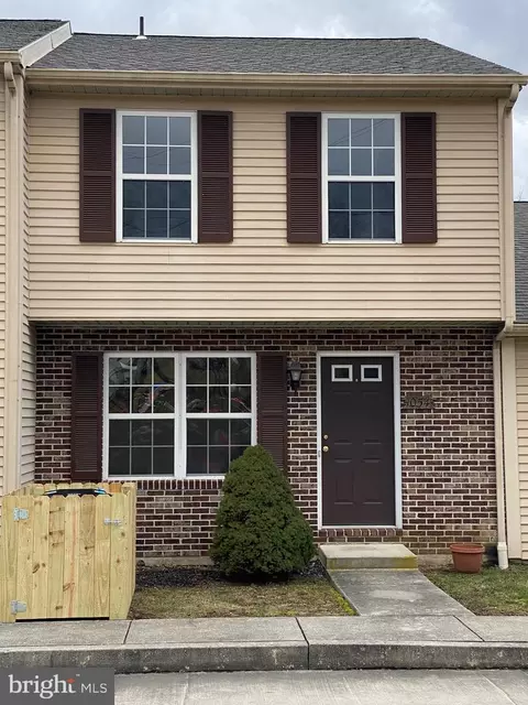 1054 Rebecca St, Carlisle, PA 17013