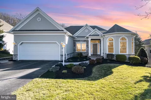 117 Windrush Ln, Mechanicsburg, PA 17055