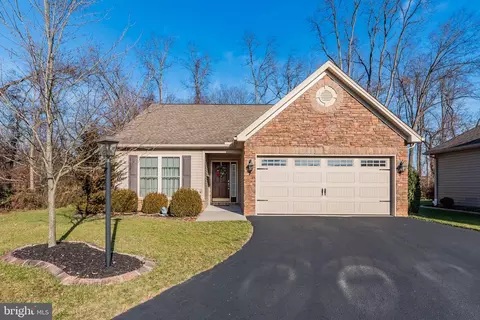114 Thorncroft Dr, Mechanicsburg, PA 17050