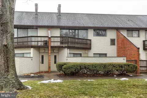 1072 Lancaster Blvd #3, Mechanicsburg, PA 17055
