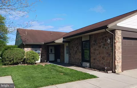 11 Abbey Ct, Carlisle, PA 17015