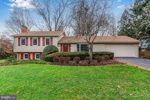 1520 Grandview Ave, Mechanicsburg, PA 17055