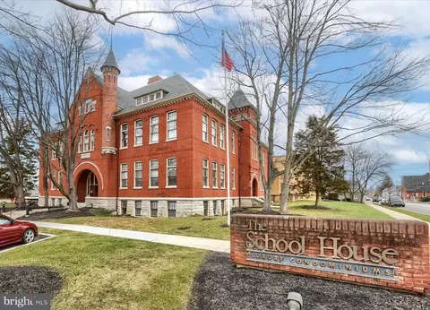 133 W Locust St #119, Mechanicsburg, PA 17055