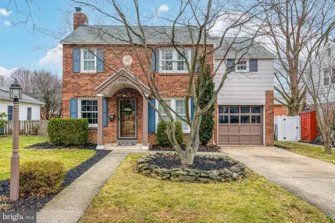 1514 Chatham Rd, Camp Hill, PA 17011