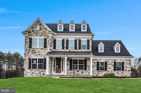 2385 Greenbriar Ln, Enola, PA 17025