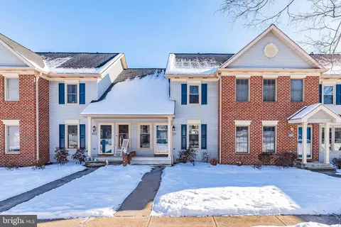 5432 Oxford Dr, Mechanicsburg, PA 17055