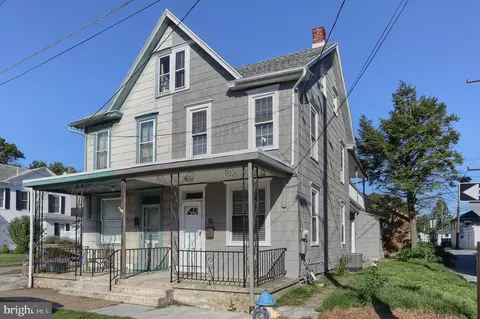 14 Locust St, Lemoyne, PA 17043