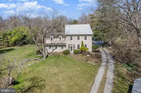 925 Hertzler Rd, Mechanicsburg, PA 17055