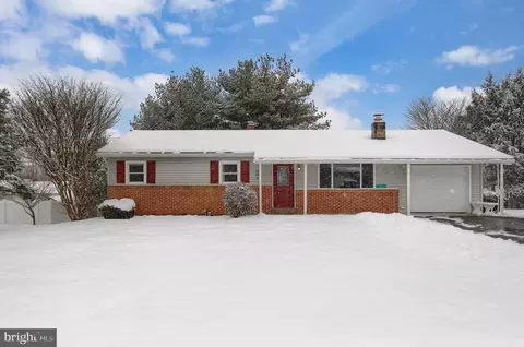 11 Rife Dr, Mechanicsburg, PA 17050