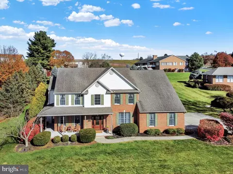 1785 N Meadow Dr, Mechanicsburg, PA 17055