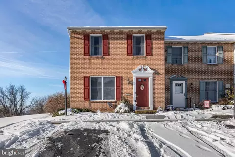 601 Park Ridge Dr, Mechanicsburg, PA 17055