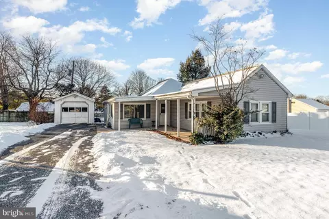 34 Kenwood Ave, Carlisle, PA 17013