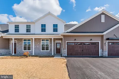 733 Aurora Dr #426, Mechanicsburg, PA 17055