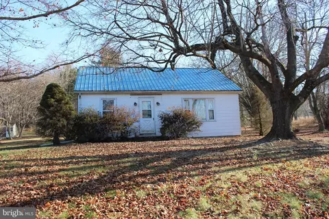 4277 Carlisle Rd, Gardners, PA 17324
