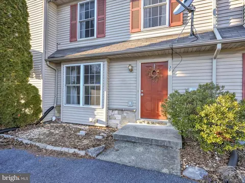 30 Woodmyre Ln, Enola, PA 17025