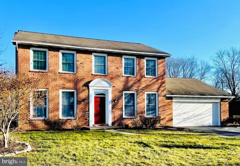 906 Kent Dr, Mechanicsburg, PA 17050