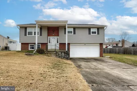 120 Pearl Dr, Carlisle, PA 17013