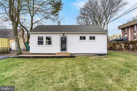 22 S 36th St, Camp Hill, PA 17011