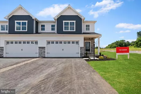 650 Brittany Dr, Mechanicsburg, PA 17055