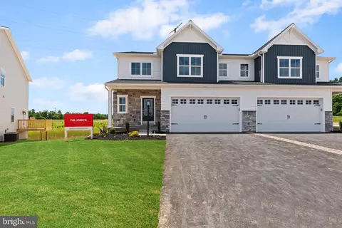 652 Brittany Dr, Mechanicsburg, PA 17055