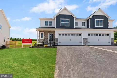 656 Brittany Dr, Mechanicsburg, PA 17055