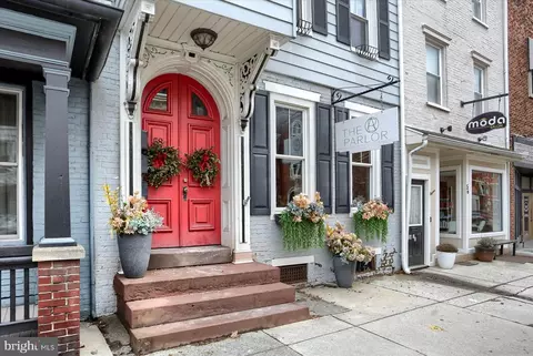 58 W Main St, Mechanicsburg, PA 17055