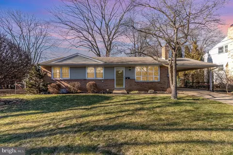 4805 Charles Rd, Mechanicsburg, PA 17050