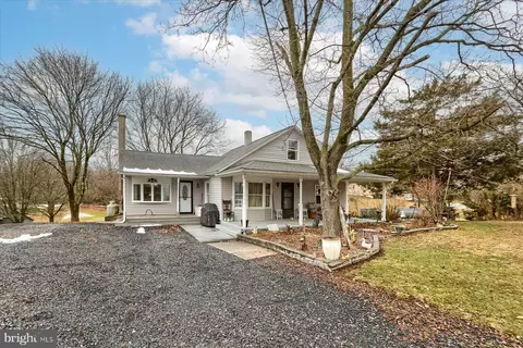 385 Sherwood Dr, Carlisle, PA 17015