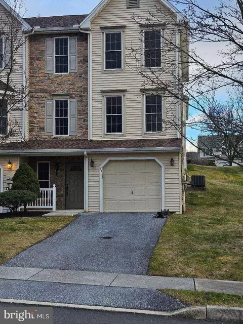 82 Keefer Way, Mechanicsburg, PA 17055