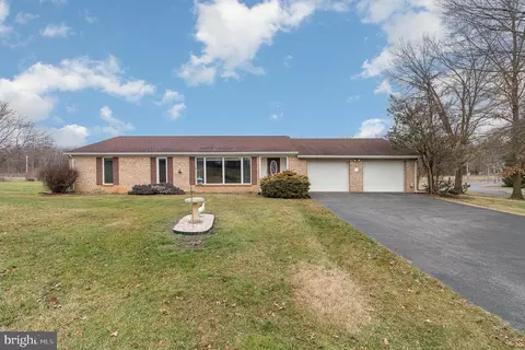 20 Stonehouse Rd, Carlisle, PA 17015