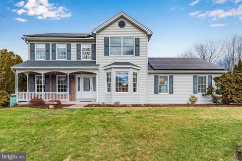 14 Surrey Ln, Mechanicsburg, PA 17050
