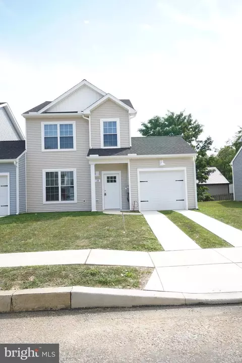 30 Parkview Dr #15, Carlisle, PA 17013