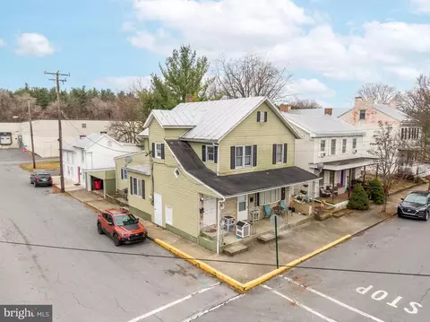 51 Broad St, Newville, PA 17241