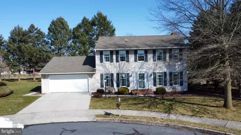 703 Sunhaven Cir, Mechanicsburg, PA 17055