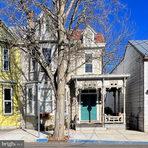 141 W Pomfret St, Carlisle, PA 17013
