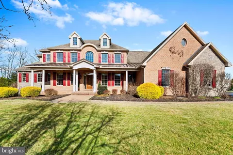4 Woodstock Ct, Mechanicsburg, PA 17050