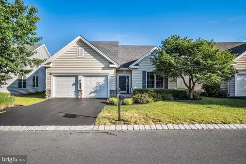 66 Presidents Dr, Mechanicsburg, PA 17050