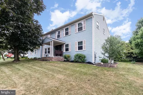 3510 Raintree Ln, Mechanicsburg, PA 17050