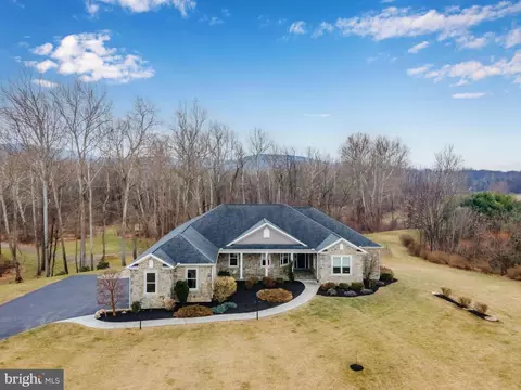 27 S Thrush Dr, Carlisle, PA 17015