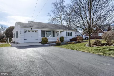 918 Louther W, Carlisle, PA 17013