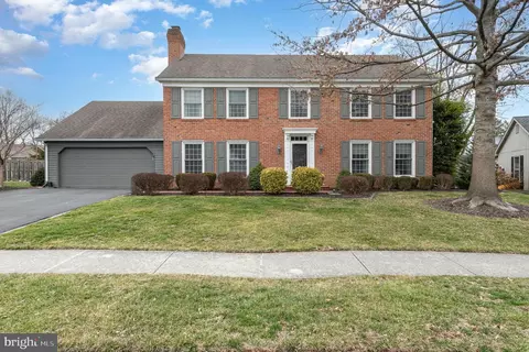806 Pamelas Ln, Mechanicsburg, PA 17050