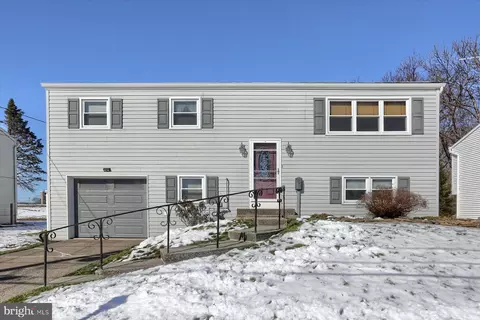 4807 Brian Rd, Mechanicsburg, PA 17050