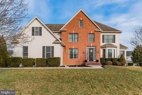 20 Farmhouse Ln, Carlisle, PA 17013
